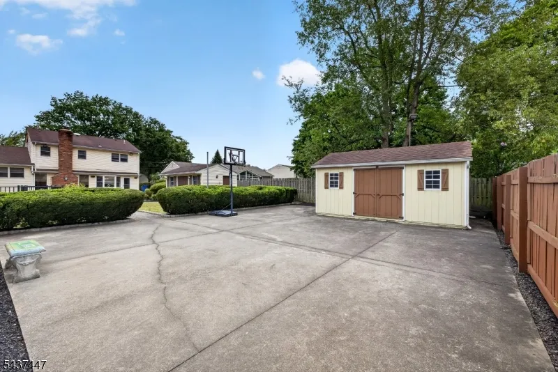 25 Princeton Dr Middlesex, NJ 08846