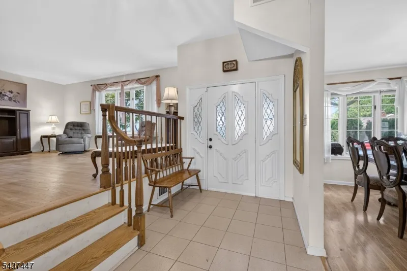25 Princeton Dr Middlesex, NJ 08846