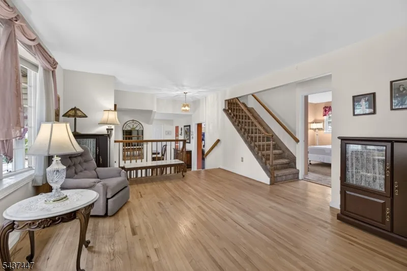 25 Princeton Dr Middlesex, NJ 08846