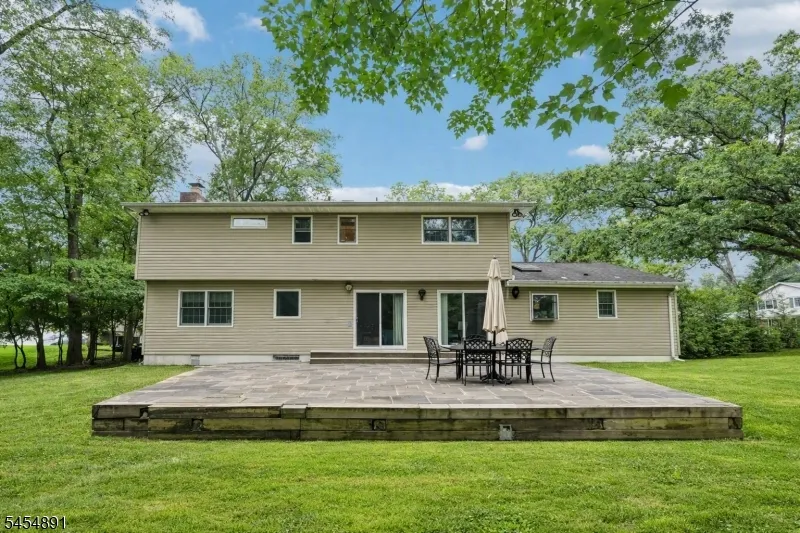 3 Kennedy Ct Wayne, NJ 07470