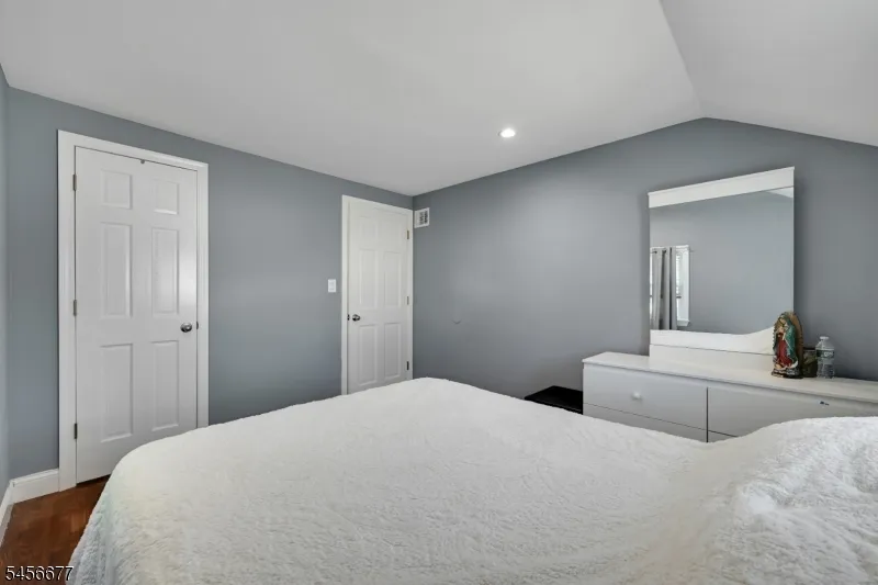 464 Simons Ave Hackensack City, NJ 07601