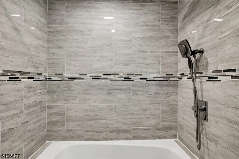 464 Simons Ave Hackensack City, NJ 07601