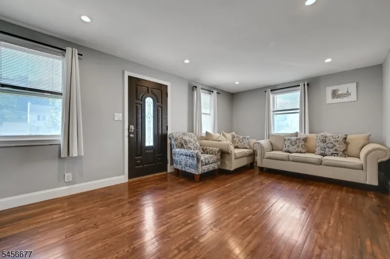 464 Simons Ave Hackensack City, NJ 07601