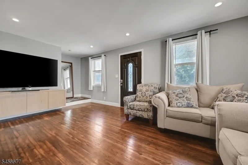 464 Simons Ave Hackensack City, NJ 07601
