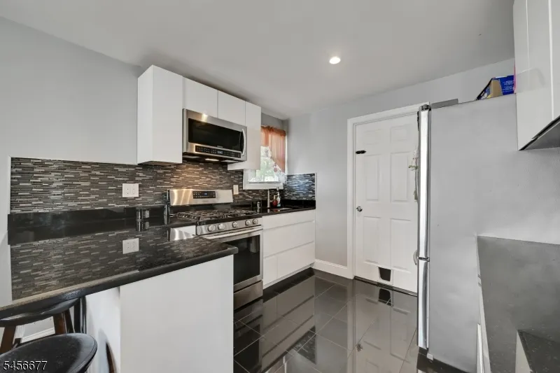 464 Simons Ave Hackensack City, NJ 07601