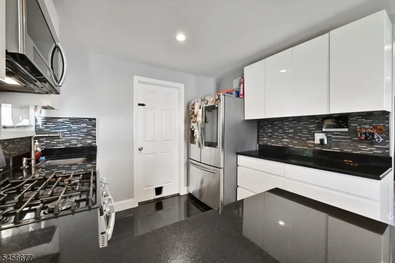 464 Simons Ave Hackensack City, NJ 07601