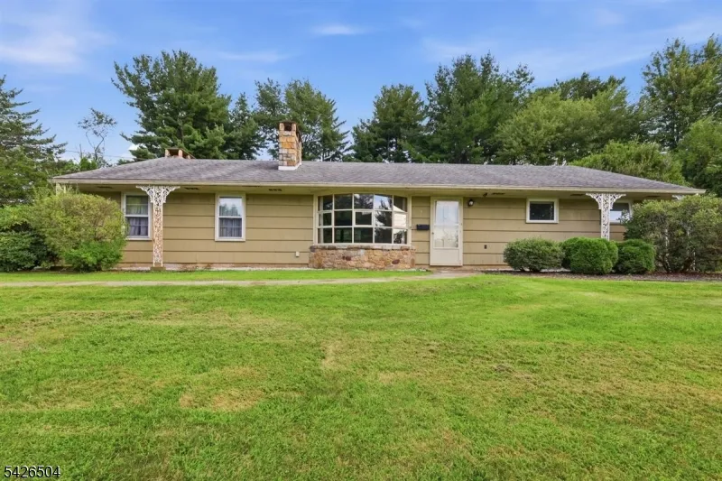 7 Essex Rd Washington, NJ 07882