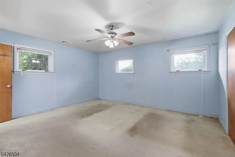 7 Essex Rd Washington, NJ 07882