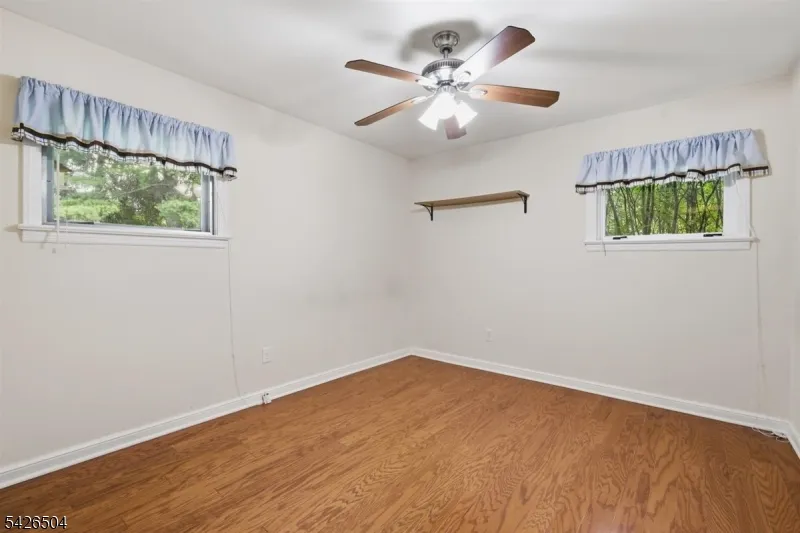7 Essex Rd Washington, NJ 07882