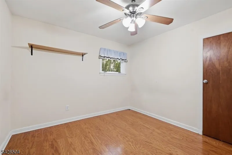 7 Essex Rd Washington, NJ 07882