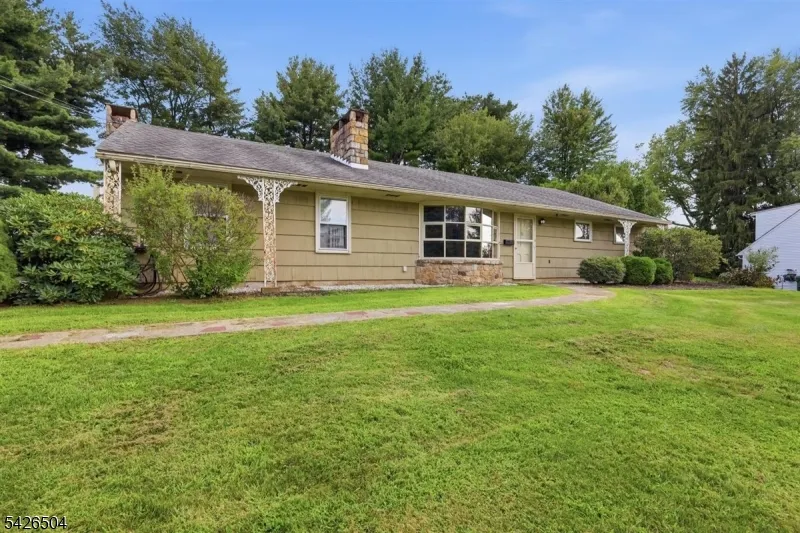 7 Essex Rd Washington, NJ 07882