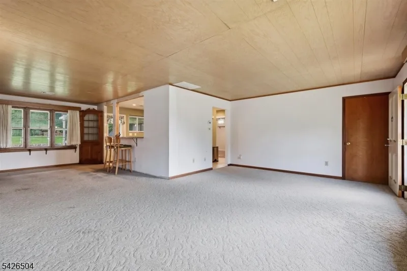 7 Essex Rd Washington, NJ 07882