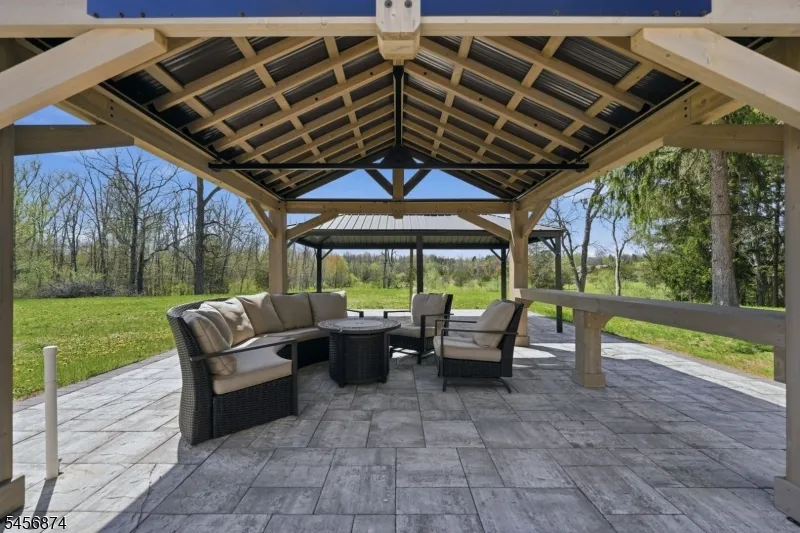 10 Old Forge Rd Green, NJ 07821