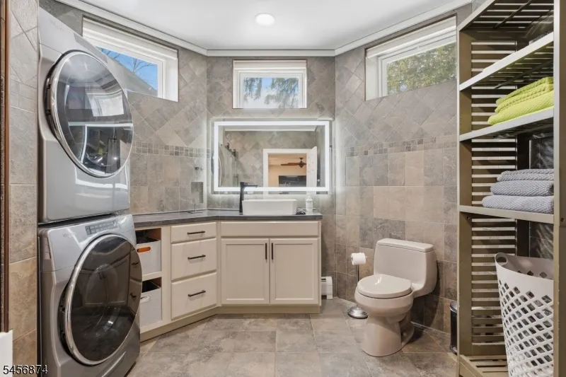 10 Old Forge Rd Green, NJ 07821