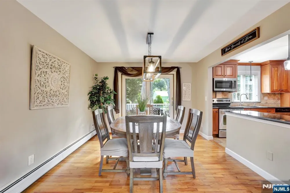 18 Starlight Road Jefferson Township, NJ 07438