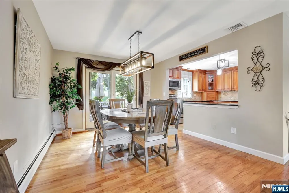 18 Starlight Road Jefferson Township, NJ 07438