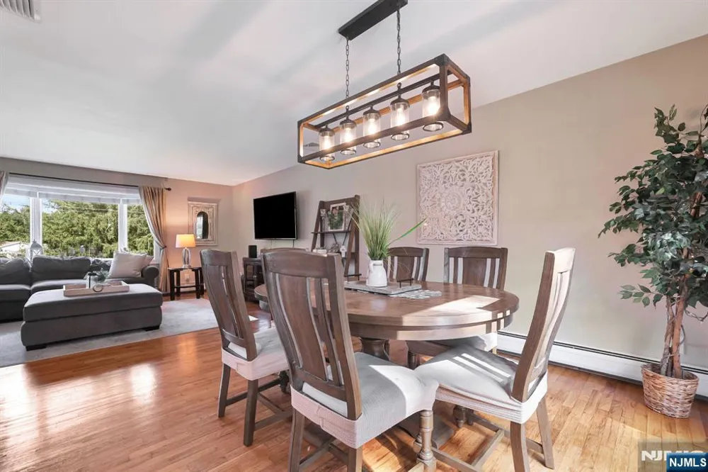 18 Starlight Road Jefferson Township, NJ 07438