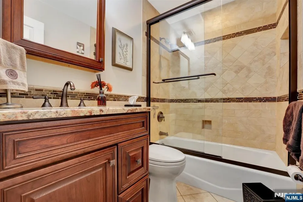 18 Starlight Road Jefferson Township, NJ 07438