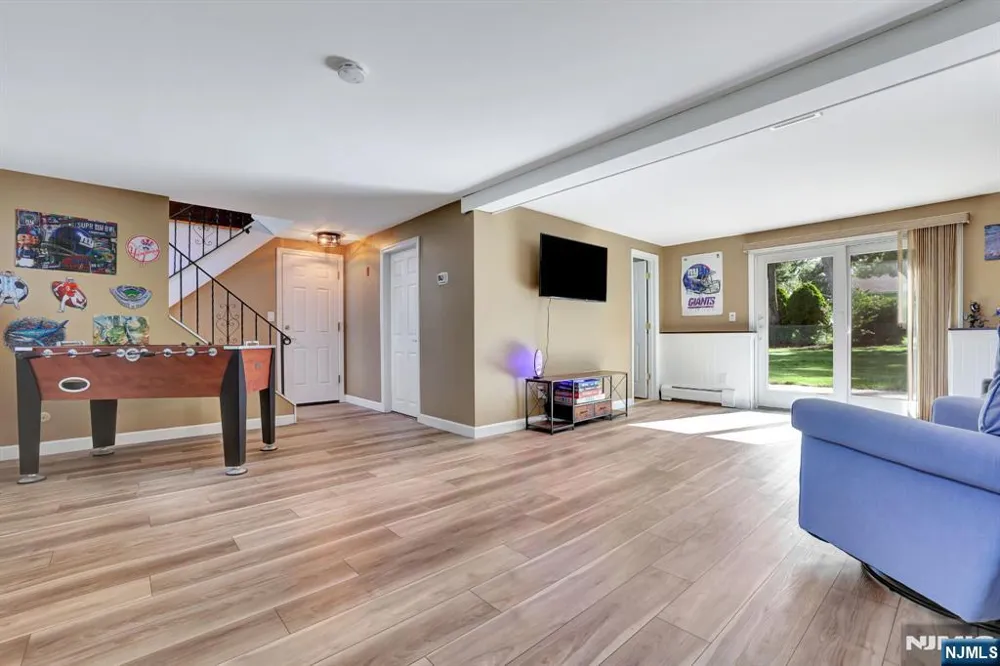 18 Starlight Road Jefferson Township, NJ 07438