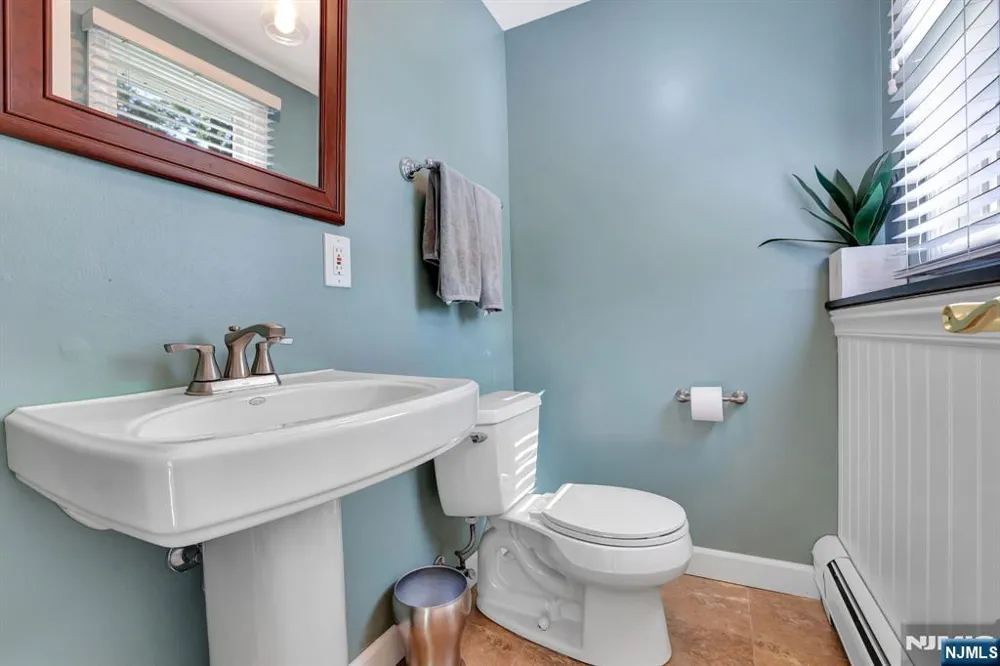 18 Starlight Road Jefferson Township, NJ 07438