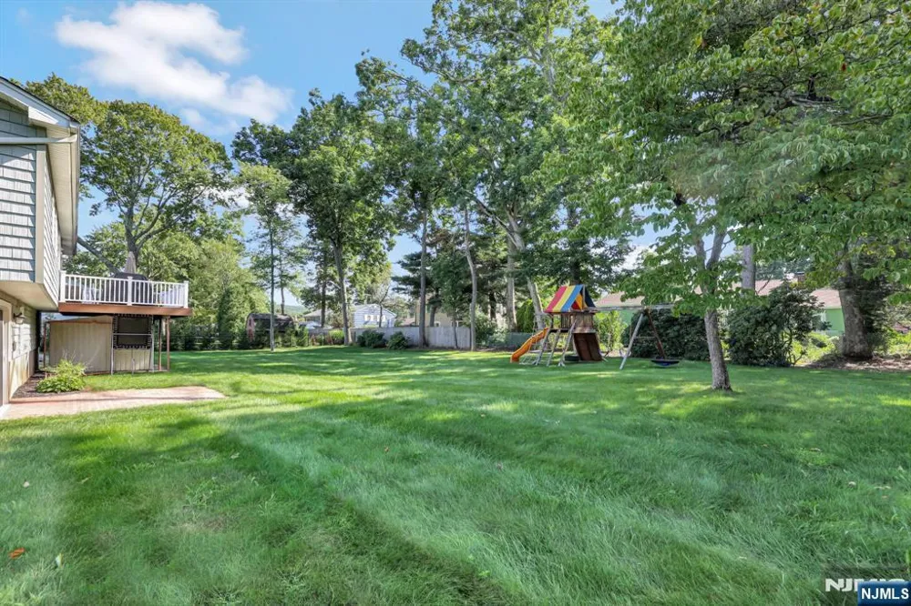 18 Starlight Road Jefferson Township, NJ 07438