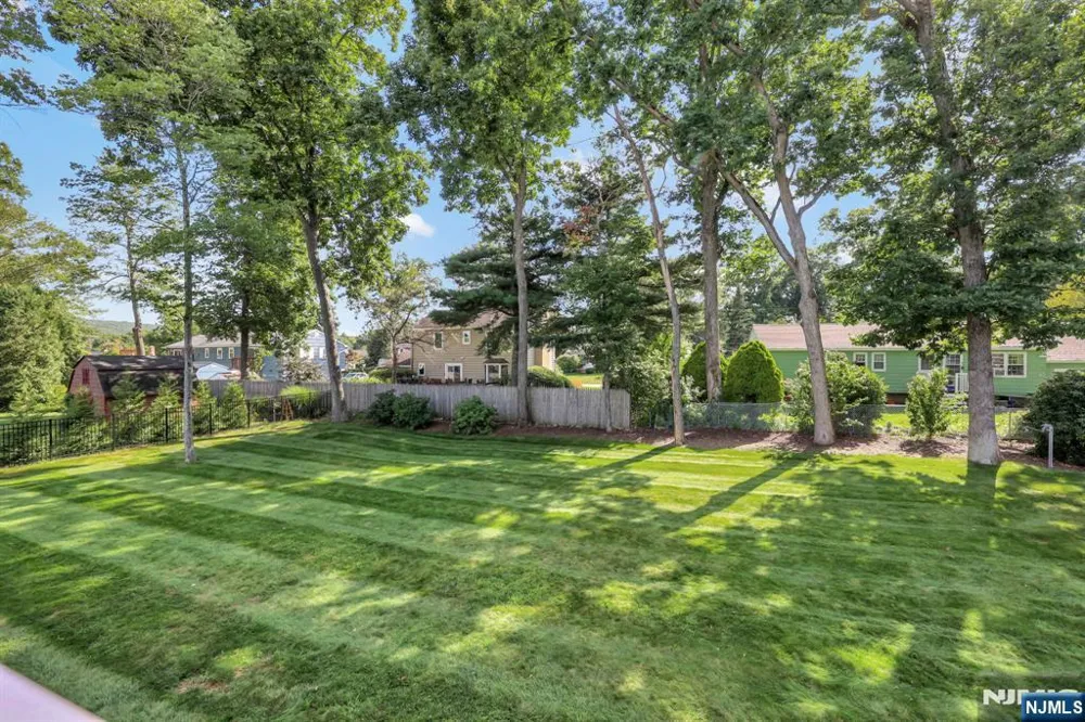 18 Starlight Road Jefferson Township, NJ 07438
