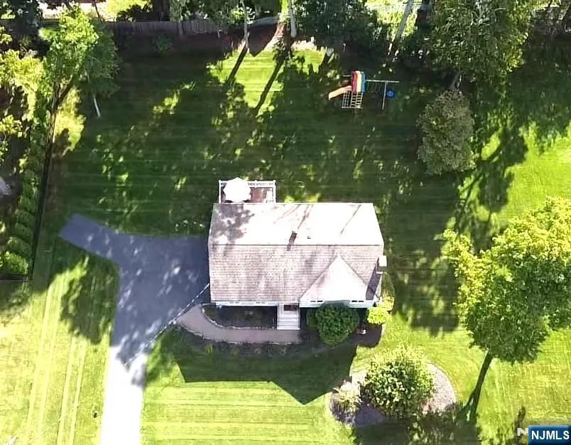 18 Starlight Road Jefferson Township, NJ 07438