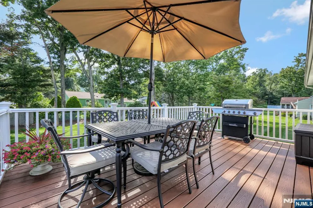 18 Starlight Road Jefferson Township, NJ 07438