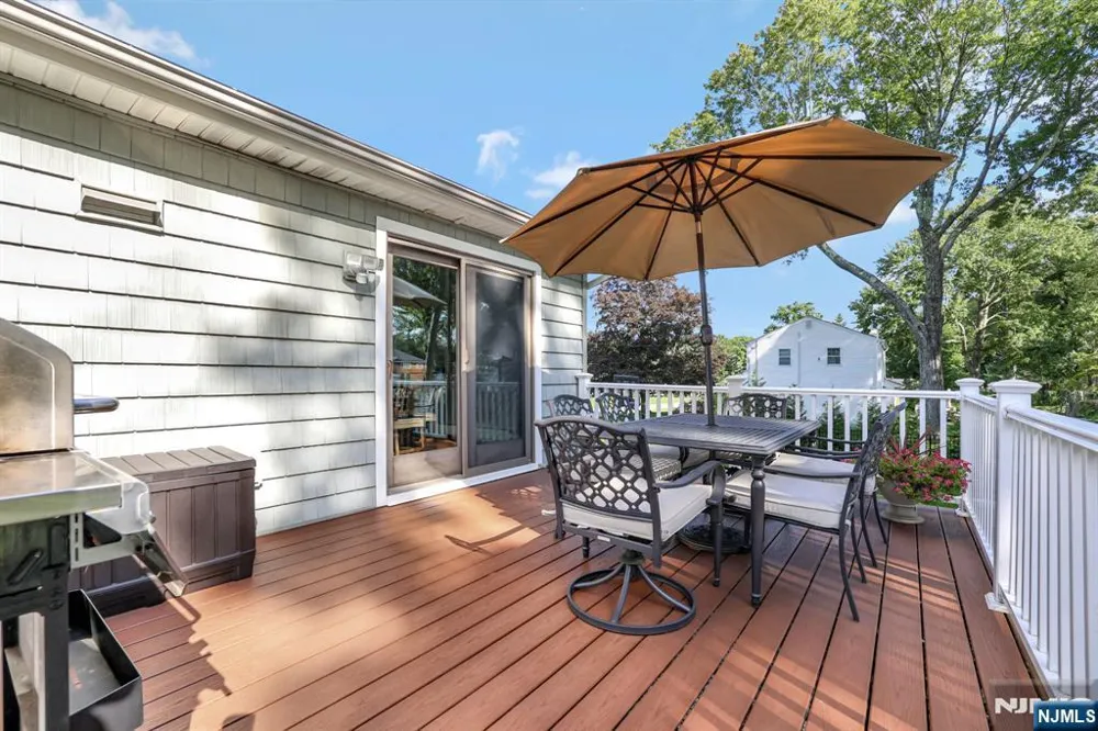18 Starlight Road Jefferson Township, NJ 07438