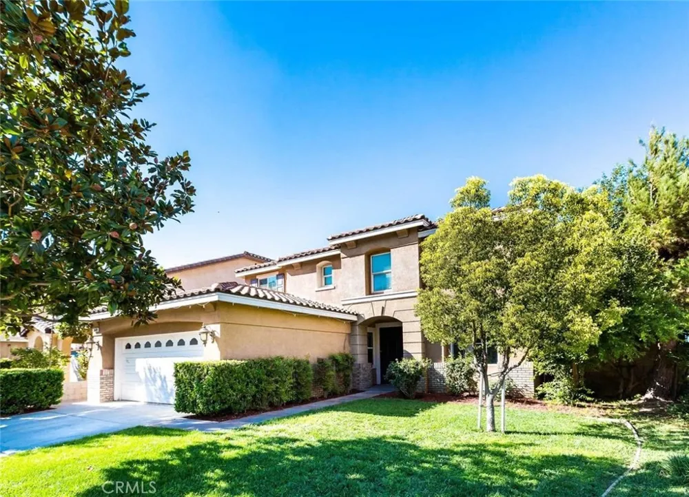 16438 Gala Fontana, CA 92337