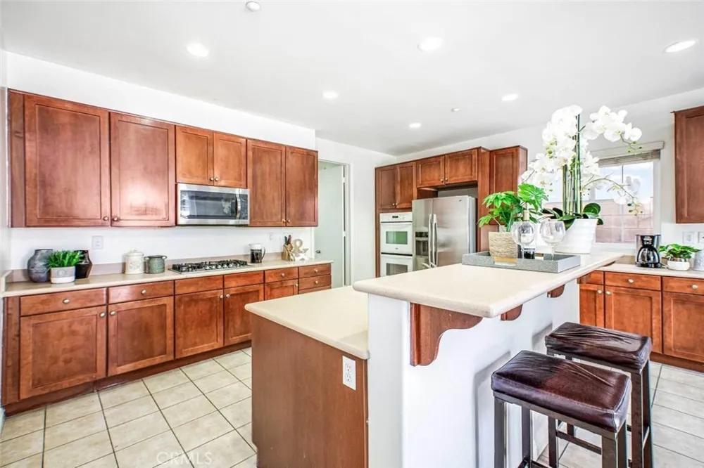 16438 Gala Fontana, CA 92337