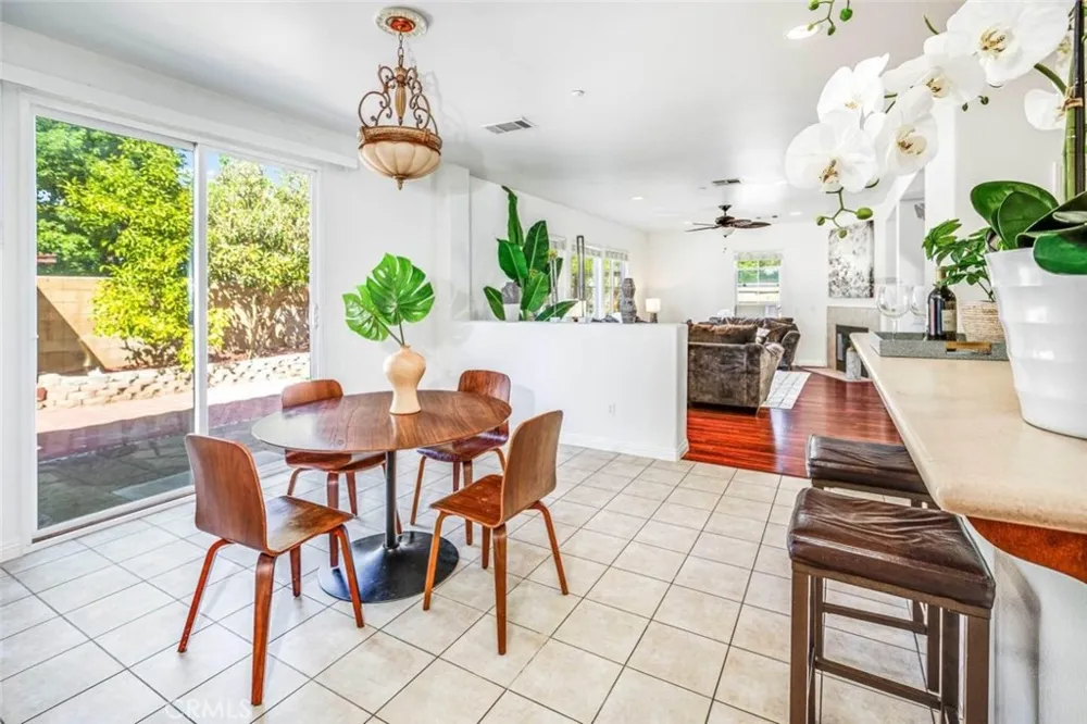 16438 Gala Fontana, CA 92337
