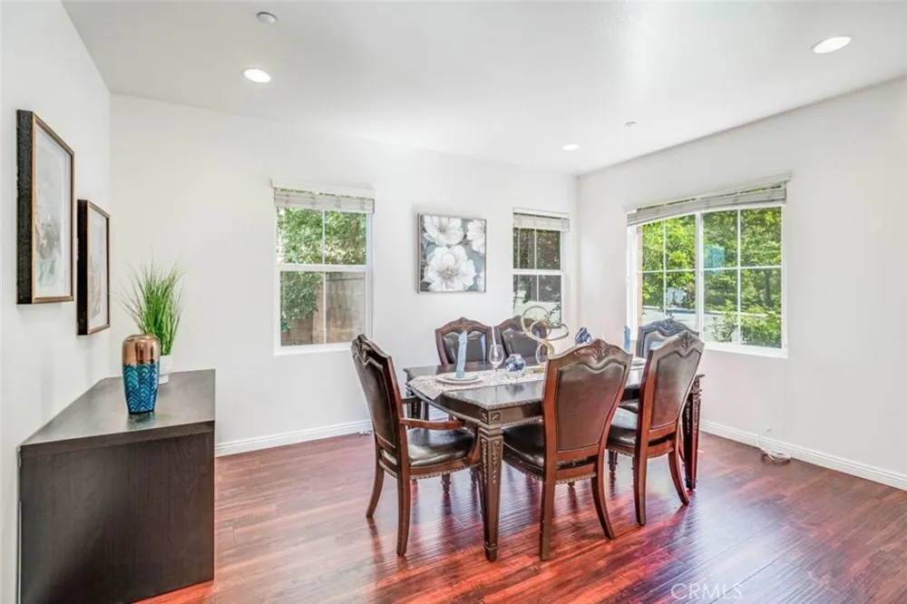 16438 Gala Fontana, CA 92337