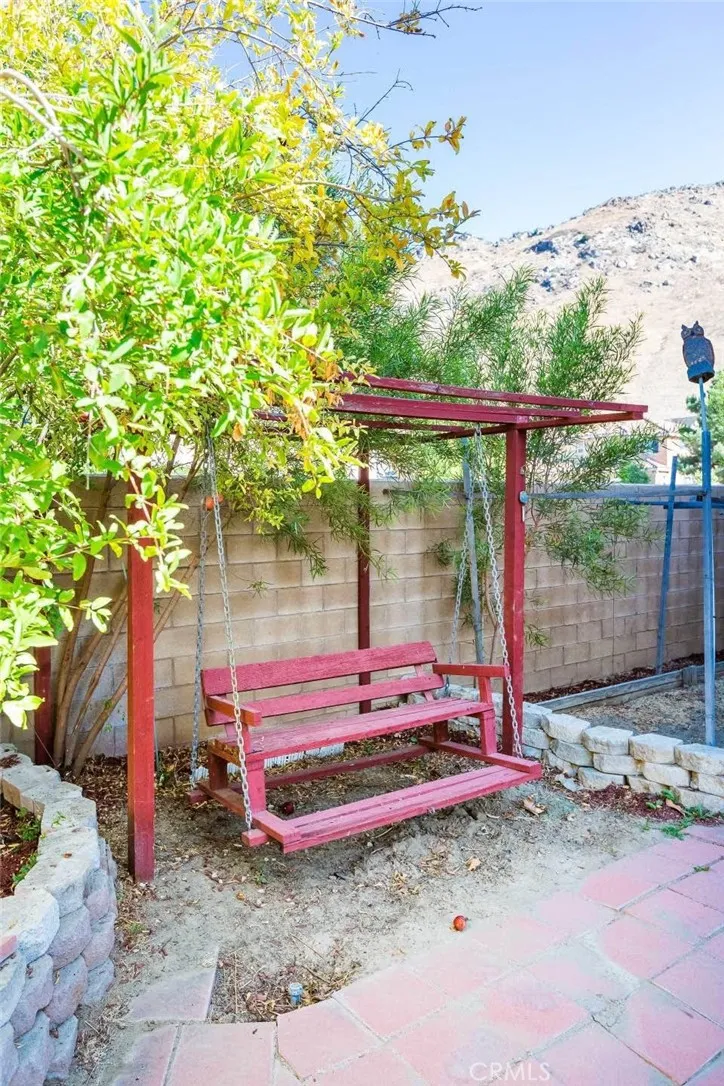 16438 Gala Fontana, CA 92337