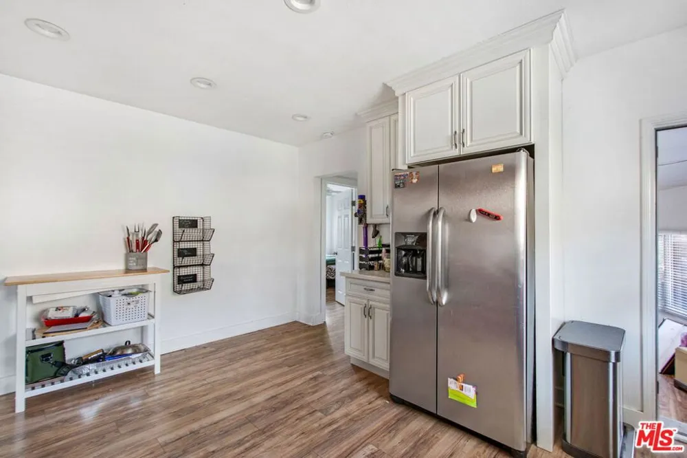 2051 W 78th Place Los Angeles, CA 90047