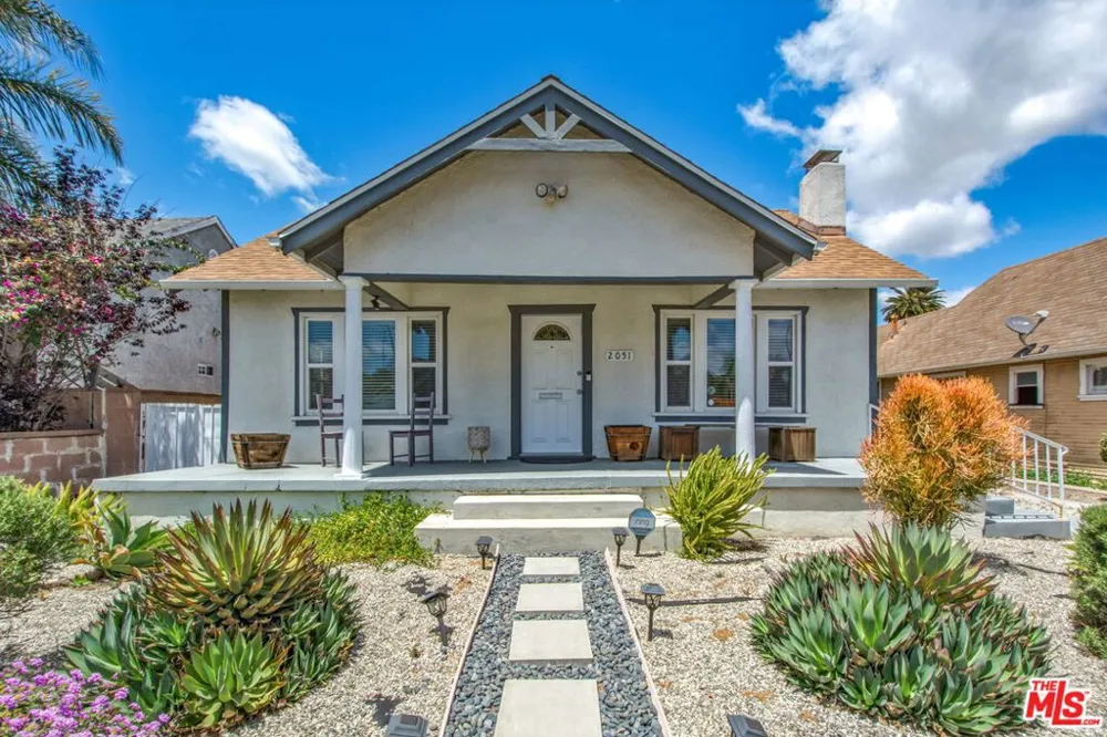 2051 W 78th Place Los Angeles, CA 90047