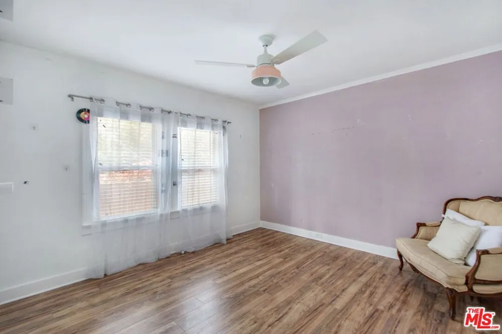 2051 W 78th Place Los Angeles, CA 90047