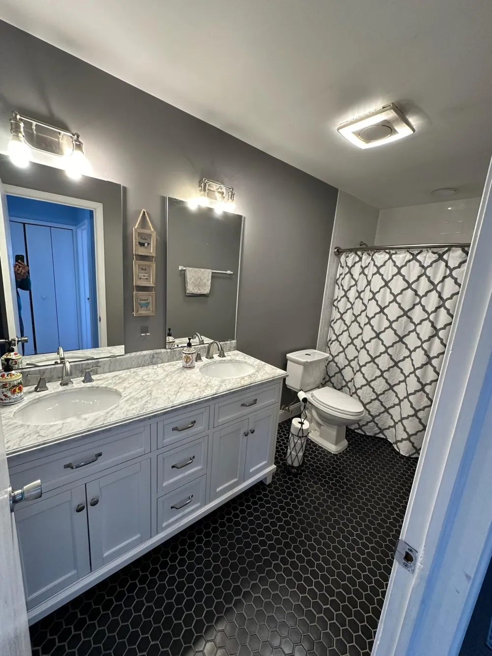 5017 Saffron Drive Troy, MI 48085