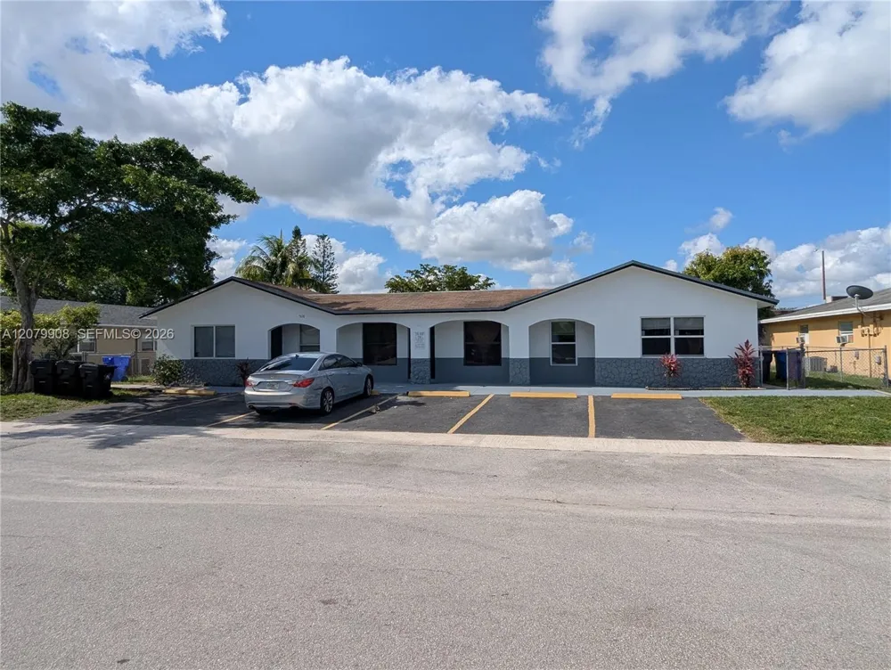 7610 SW 10th St #3 North Lauderdale, FL 33068