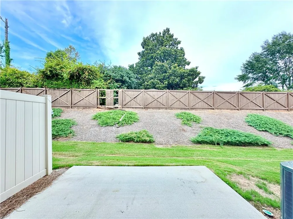 2560 Norwich Trace Snellville, GA 30078