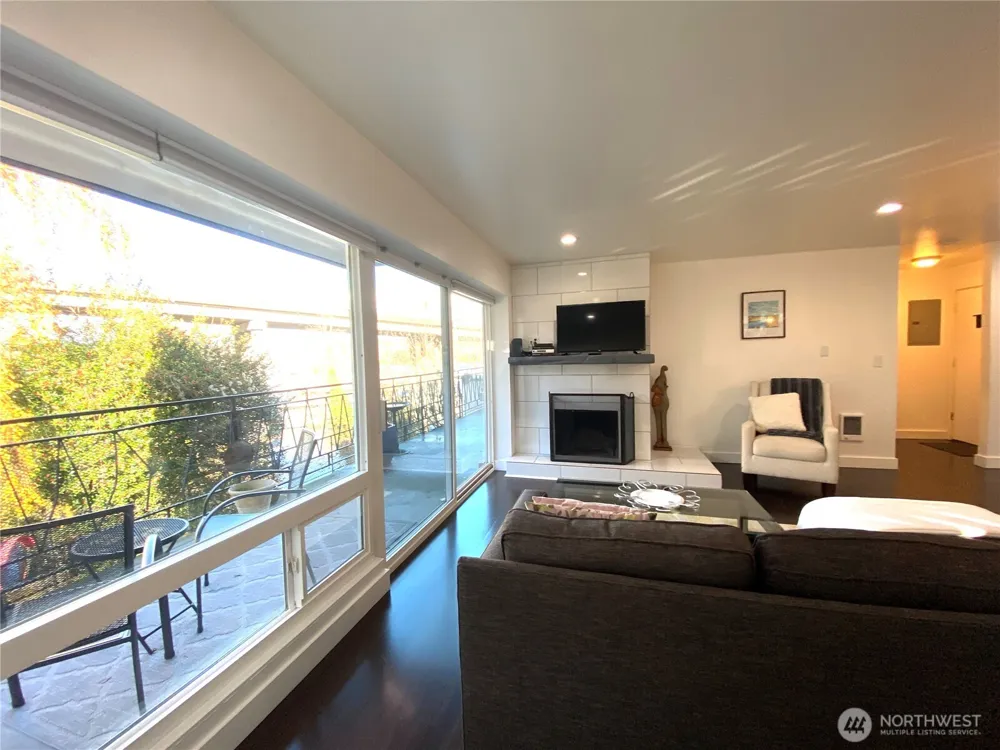 2524 Boyer Avenue E Seattle, WA 98102
