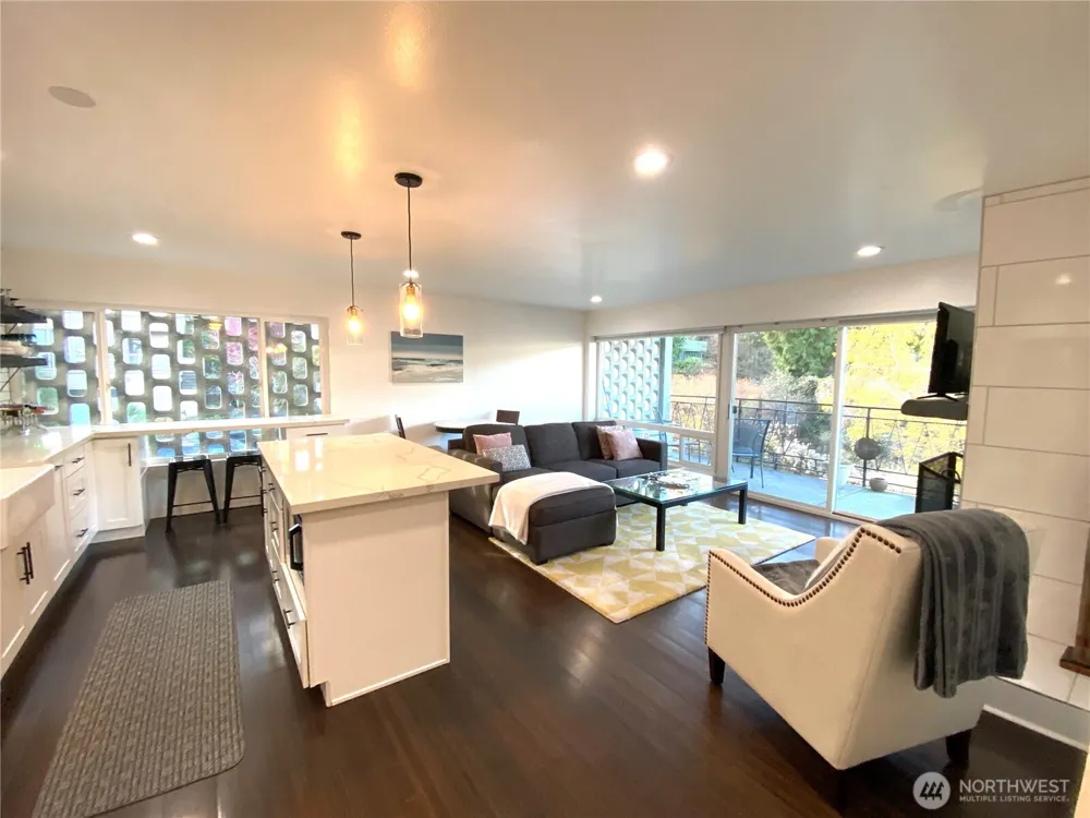 2524 Boyer Avenue E Seattle, WA 98102