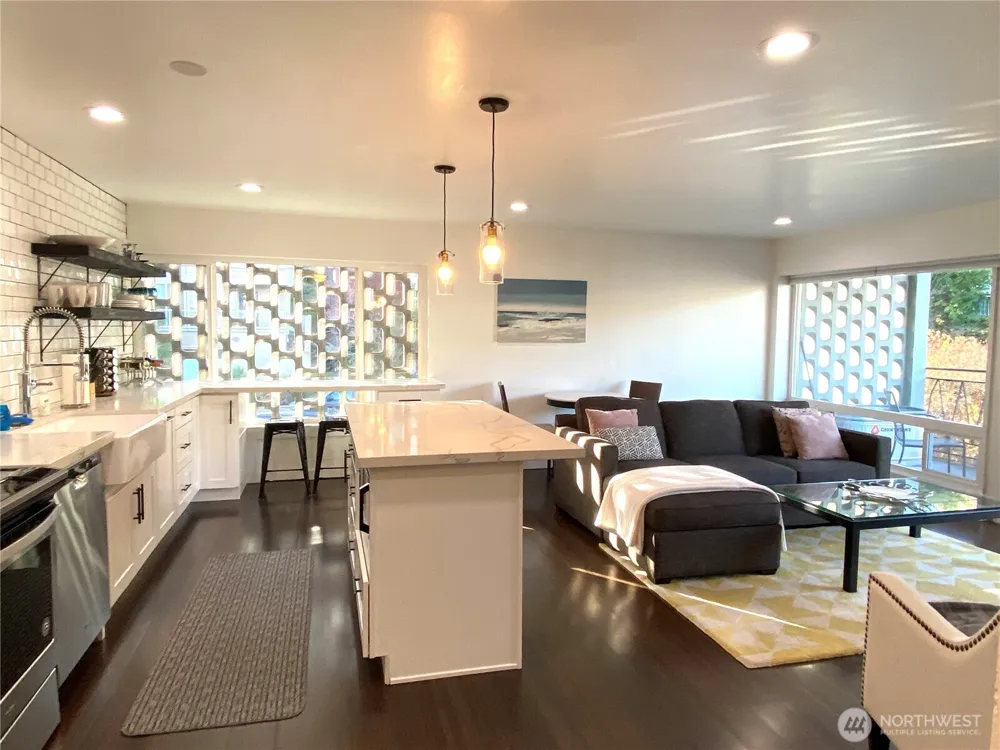 2524 Boyer Avenue E Seattle, WA 98102