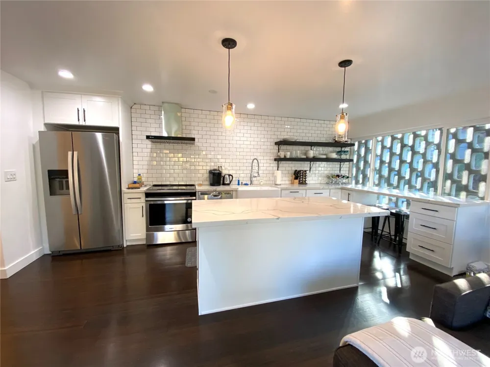 2524 Boyer Avenue E Seattle, WA 98102