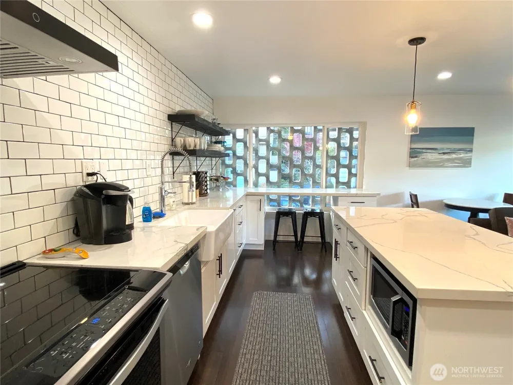2524 Boyer Avenue E Seattle, WA 98102