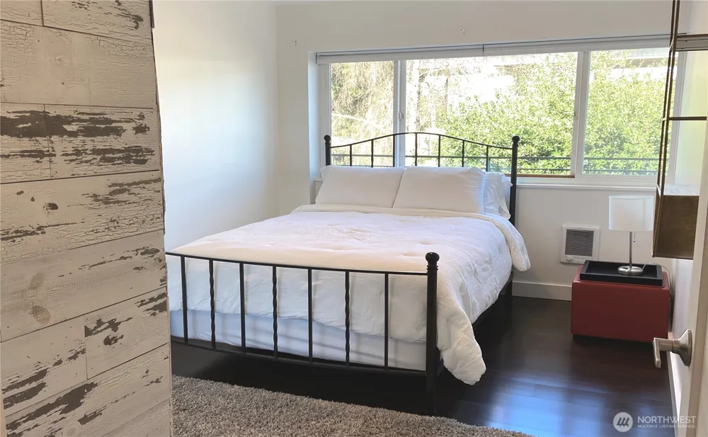 2524 Boyer Avenue E Seattle, WA 98102