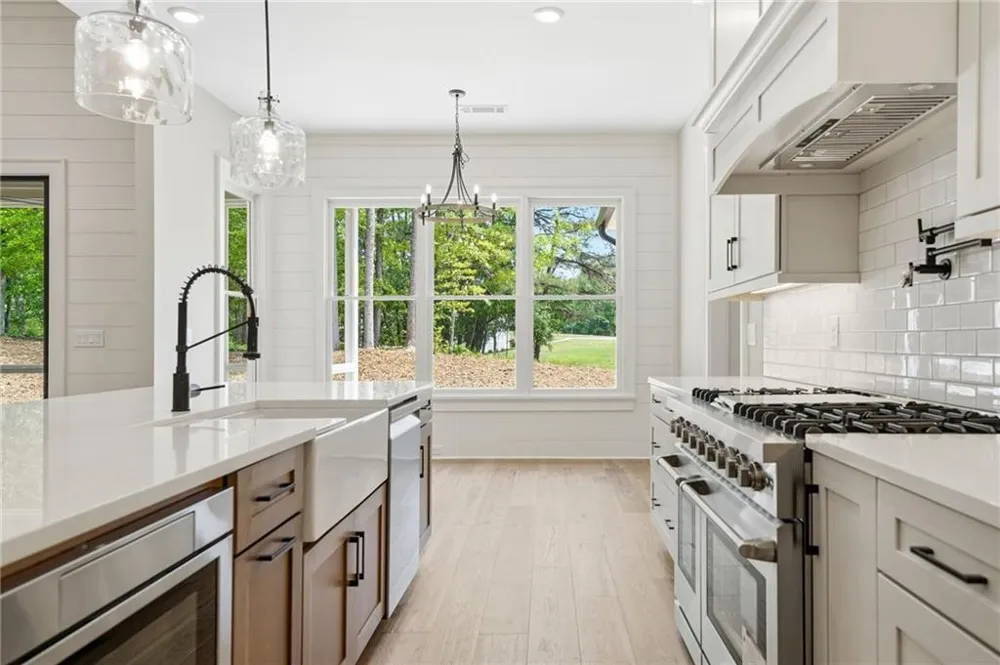 2200 Upper Burris Road Canton, GA 30114