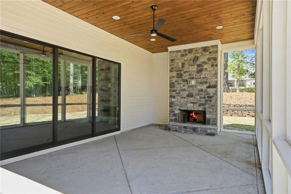 2200 Upper Burris Road Canton, GA 30114