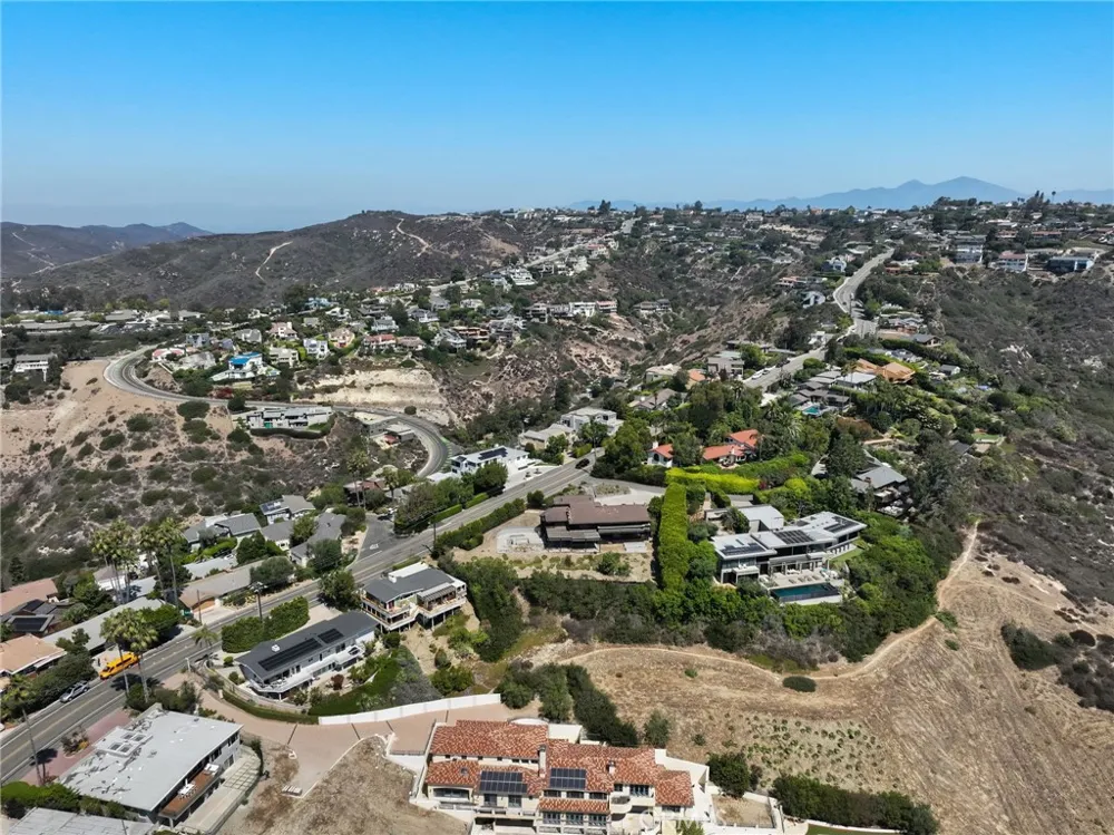 2155 Temple Hills Laguna Beach, CA 92651