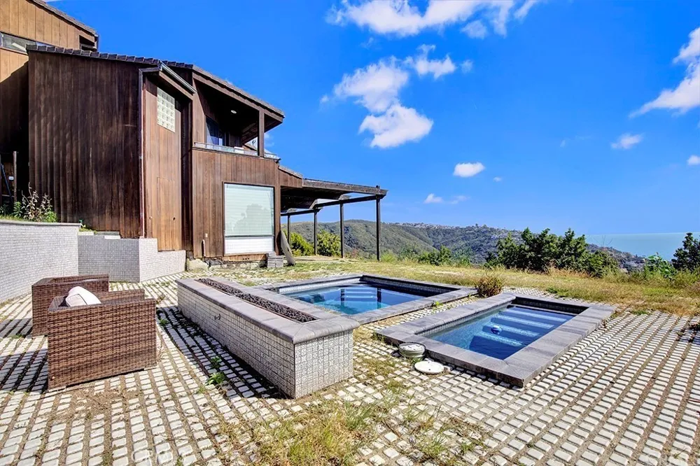 2155 Temple Hills Laguna Beach, CA 92651